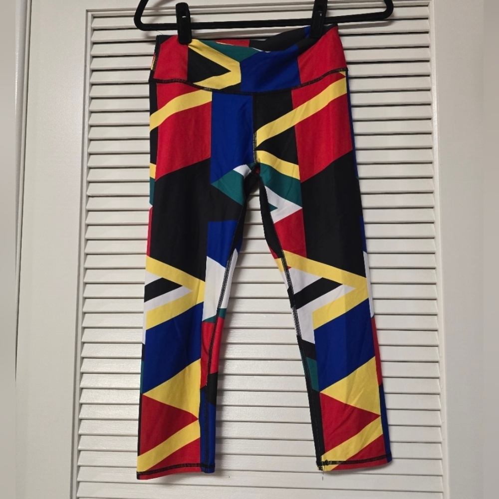 Fabletics - Colourful Abstract Capri Athletic Leggings